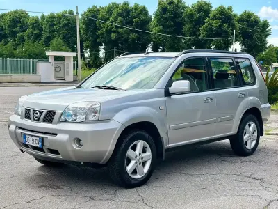 Begagnad Nissan X-Trail 136 HK (100 kW) 2006 Grå SUV