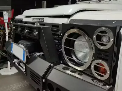 Usata Land Rover Defender 86 CV (63 kW) 2002 Bianco Station wagon