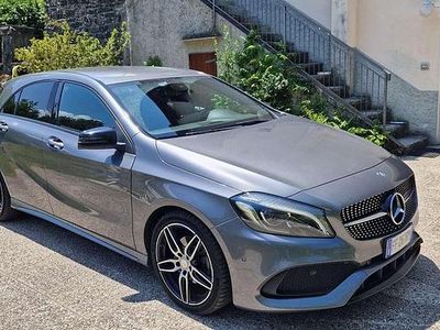 Usata Mercedes A180 Premium 109 CV (80 kW) 2016 Grigio Berlina