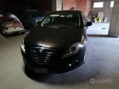 Usata Lancia Delta 120 CV (88 kW) 2012 Nero Utilitaria
