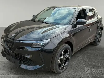 Nieuw Alfa Romeo Junior Ti 136 PK (100 kW) 2026 Zwart SUV