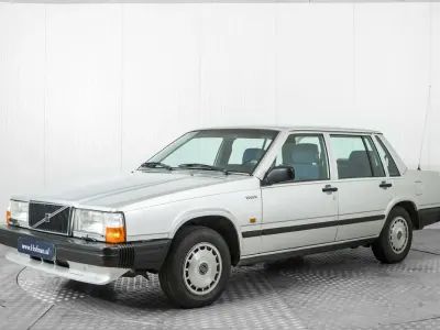 Usata Volvo 740 113 CV (83 kW) 1987 Grigio Berlina