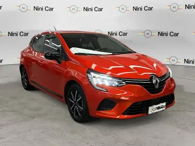 Usata Renault Clio Equilibre 145 CV (106 kW) 2023 Arancione Utilitaria