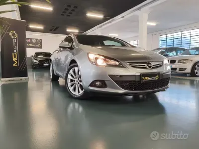 Usata Opel Astra GTC S 130 CV (95 kW) 2012 Grigio Berlina