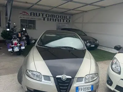 Usata Alfa Romeo GT Distinctive 150 CV (110 kW) 2005 Giallo Coupé