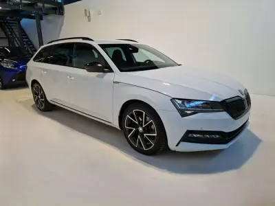 Usata Skoda Superb SportLine 150 CV (110 kW) 2023 Bianco Station wagon