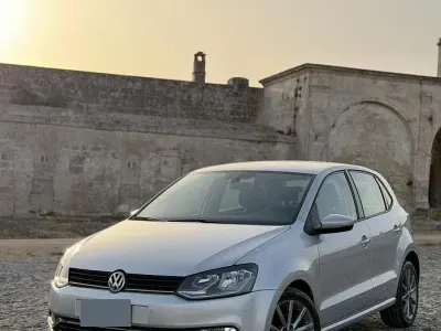 Usata VW Polo Highline 90 CV (66 kW) 2017 Grigio Berlina