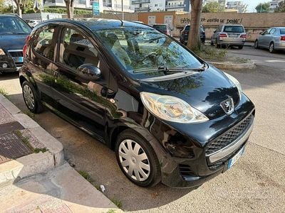 Usata Peugeot 107 68 CV (50 kW) 2011 Nero Utilitaria