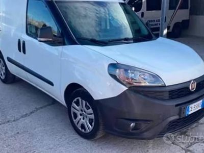 Usata Fiat Doblò 105 CV (77 kW) 2020 Bianco Monovolume