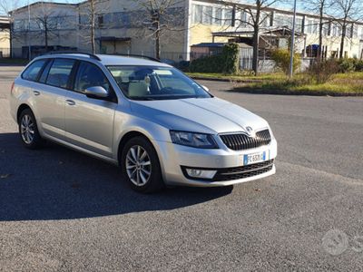 usata Skoda Octavia Octavia 1.6 TDI CR 110 CV DSG Executive Plus