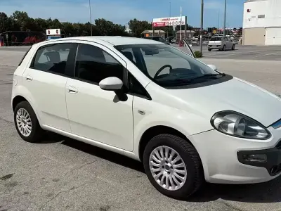 Usata Fiat Punto 77 CV (56 kW) 2011 Utilitaria
