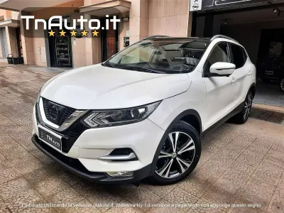 Usata Nissan Qashqai N-Connecta 110 CV (80 kW) 2018 Bianco SUV
