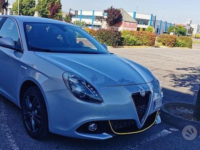 Usata Alfa Romeo Giulietta 150 CV (110 kW) 2015 Bianco Utilitaria