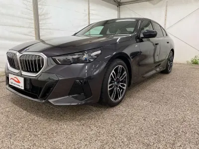 Usata BMW 520 M Sport 197 CV (144 kW) 2025 Grigio Berlina