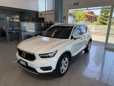 Usata Volvo XC40 Momentum 150 CV (110 kW) 2019 Bianco SUV