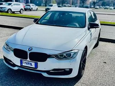Usata BMW 320 Sport Line 184 CV (135 kW) 2012 Bianco Berlina