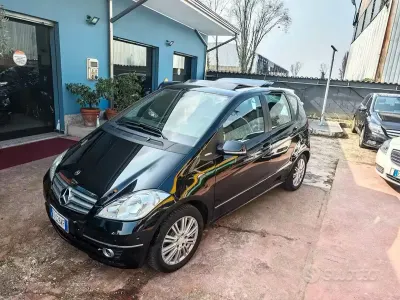 Usata Mercedes A180 Avantgarde 109 CV (80 kW) 2010 Nero Berlina