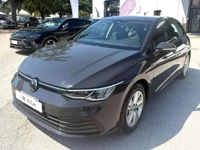 Usata VW Golf VIII Life 131 CV (96 kW) 2023 Urano gray Berlina
