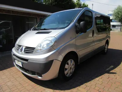 Usata Renault Trafic 114 CV (83 kW) 2014 Argento Monovolume