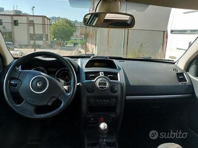 Usata Renault Master 100 CV (73 kW) 2006 Grigio Furgone