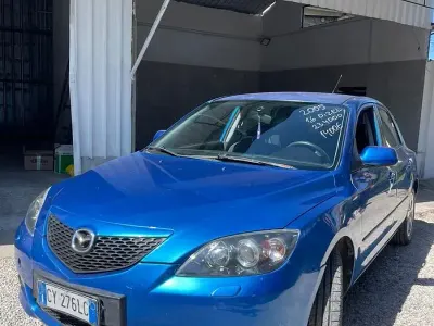 Usata Mazda 3 109 CV (80 kW) 2005 Bluazzurro Berlina