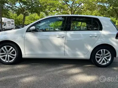 Usata VW Golf VII Highline 105 CV (77 kW) 2012 Bluazzurro Berlina