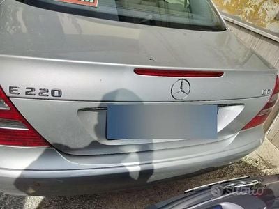 Usata Mercedes E220 150 CV (110 kW) 2009 Grigio Berlina