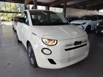 Nuova Fiat 500 Icon 65 CV (47 kW) 2026 Bianco Berlina