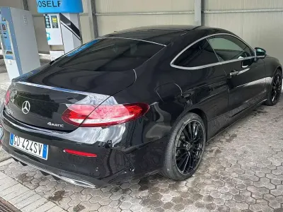 Usata Mercedes C220 Premium Plus 194 CV (142 kW) 2021 Nero Coupé
