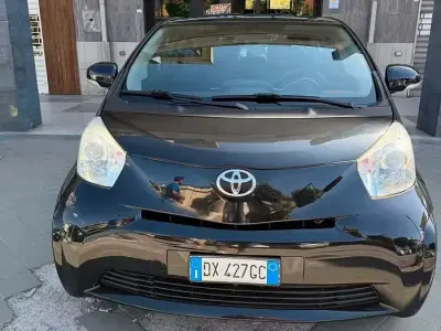 Usata Toyota iQ 68 CV (50 kW) 2009 Nero Utilitaria
