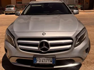 Usata Mercedes GLA200 Premium 136 CV (100 kW) 2016 Grigio SUV