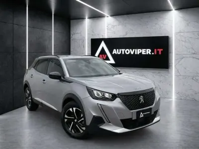 Usata Peugeot 2008 Allure 131 CV (96 kW) 2023 Grigio SUV