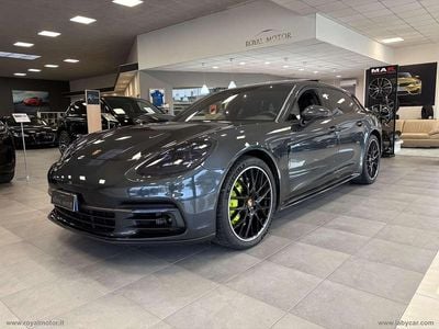 Usata Porsche Panamera 4 Sport Turismo 330 CV (242 kW) 2020 Grigio Berlina