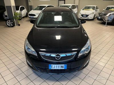 Usata Opel Astra Cosmo 110 CV (80 kW) 2011 Nero Station wagon