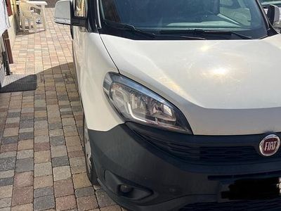 Usata Fiat Doblò Lounge 103 CV (75 kW) 2019 Bianco Monovolume