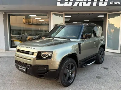 Usata Land Rover Defender HSE Dynamic 249 CV (183 kW) 2023 Verde SUV