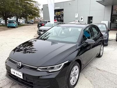 Begagnad VW Golf VIII Life 116 HK (85 kW) 2025 Svart Sedan