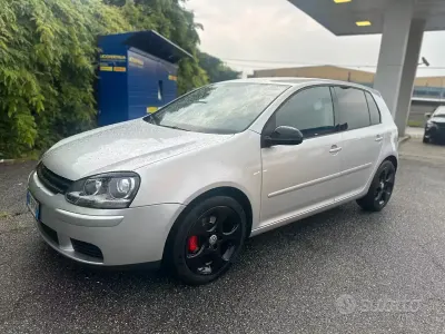 Usado VW Golf V Comfortline 102 CV (75 kW) 2007 Gris Berlina