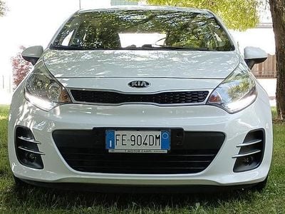 Usata Kia Rio 85 CV (62 kW) 2016 Bianco Utilitaria