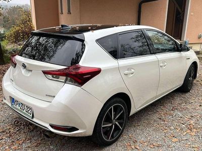 Usata Toyota Auris Hybrid Edition 99 CV (72 kW) 2018 Bianco Berlina