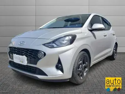 Usata Hyundai i10 66 CV (48 kW) 2022 Argento Utilitaria