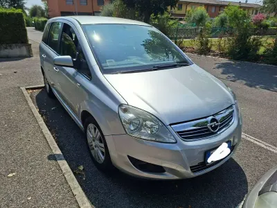 Usata Opel Zafira Edition 116 CV (85 kW) 2008 Argento Monovolume