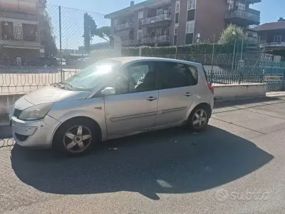 Usata Renault Scénic II 106 CV (77 kW) 2007 Grigio Monovolume