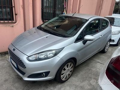 Usata Ford Fiesta Titanium 75 CV (55 kW) 2015 Grigio Coupé
