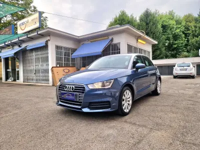 Usata Audi A1 Ambiente 95 CV (69 kW) 2015 Blu/azzurro Utilitaria
