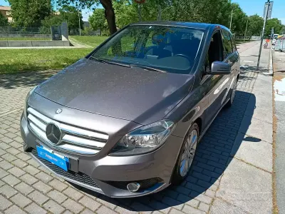 Usata Mercedes B180 Executive 109 CV (80 kW) 2013 Grigio Monovolume
