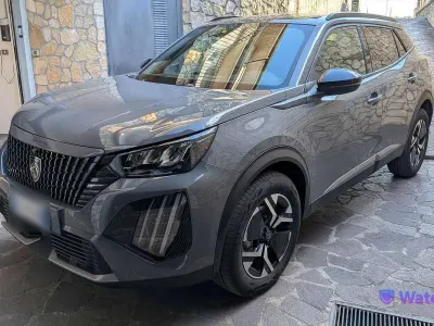 Usata Peugeot 2008 Allure 145 CV (106 kW) 2025 Grigio SUV