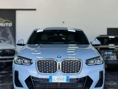 Begagnad BMW X4 M Sport 190 HK (139 kW) 2022 Grå SUV