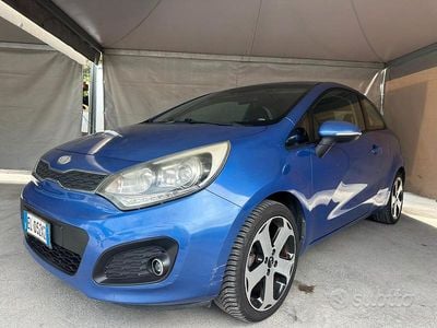 Usata Kia Rio EX 75 CV (55 kW) 2012 Blu Berlina