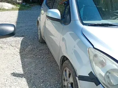 Usata Opel Agila 65 CV (47 kW) 2009 Grigio Utilitaria